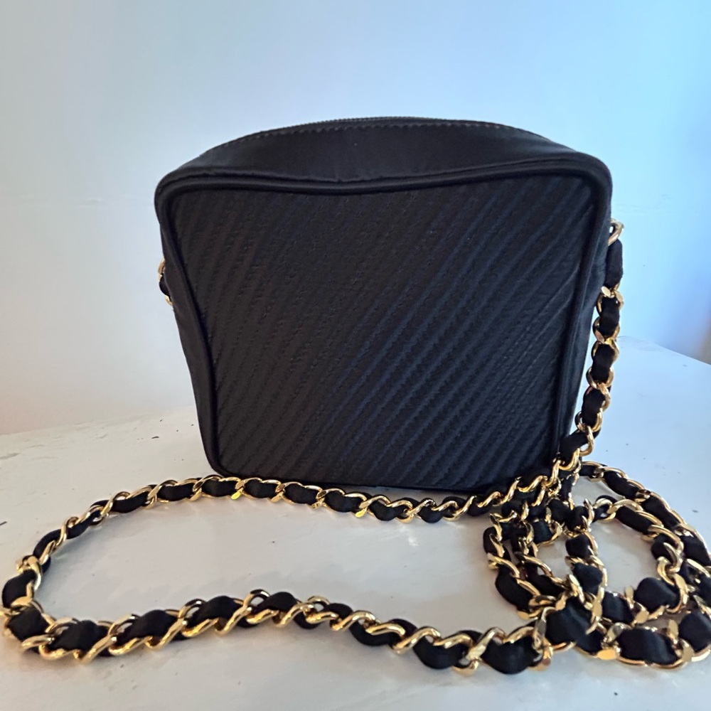 Vintage ArtBag Black Weave With Gold Chain Purse NYC Black History Italian Made